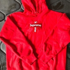 Supreme 赤  ボックスロゴ パーカー