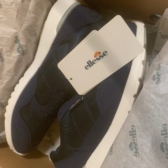 エレッセ　スニーカー　24.5の画像
