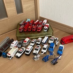 ①　トミカ 約150台　まとめ売り　緊急・建設・商業車両