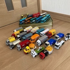 ①　トミカ 約150台　まとめ売り　緊急・建設・商業車両の画像