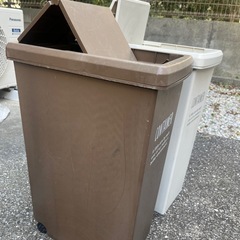ゴミ箱セットの画像