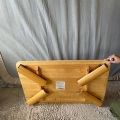 折れ脚ローテーブルの画像