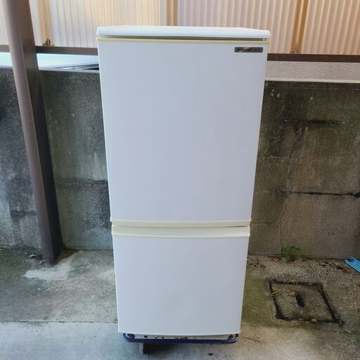 SHARP　冷蔵庫　137L　一人暮らし冷蔵庫