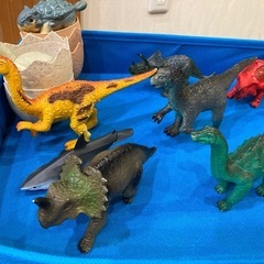 恐竜フィギュアセット 11体  サメおまけ　多色 プラスチック製の画像