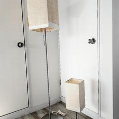 IKEAのテーブルランプとフロアランプ
