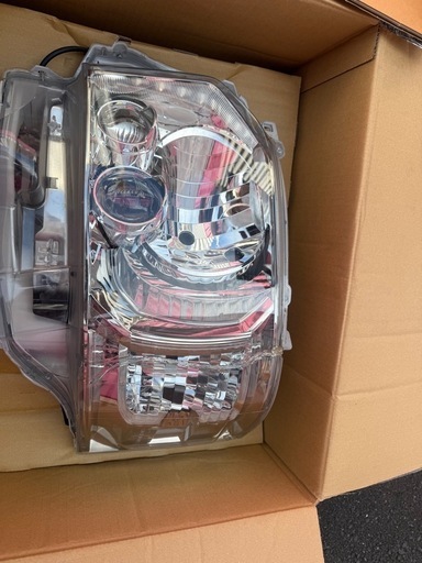 ジャンク品　ハイエース　200系　助手席側LEDヘッドライト ジャンク ハイエース7型 ヘッドライト助手席側