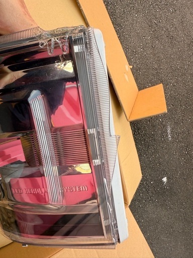 ジャンク ハイエース7型 ヘッドライト助手席側