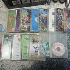 ゲームキューブ　本体　コントローラー2個 カセット16本の画像
