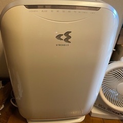 空気清浄機、サーキュレーター（お話中）