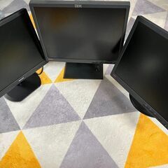 無料！PCのモニター６台（19インチ２台、17インチ４台）・ケー...