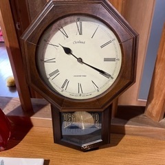 掛け時計差し上げます。
