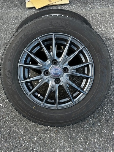 アクア　ヴィッツ　スタッドレスタイヤ4本セット