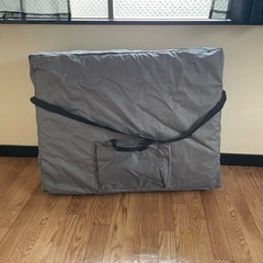 ほぼ新品 施術ベッド 折りたたみ ピンク エステ マッサージ エステ の画像