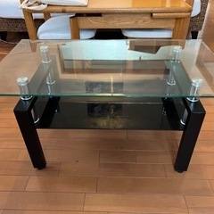 美品　ガラステーブルの画像