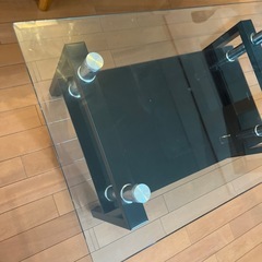 美品　ガラステーブルの画像