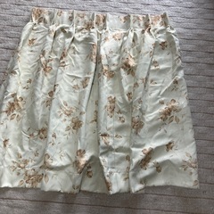 カーテンの画像