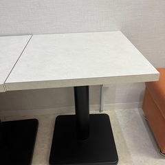 飲み屋　テーブルの画像