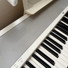 KORG 電子ピアノ ホワイト　88鍵盤　の画像