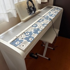 KORG 電子ピアノ ホワイト　88鍵盤　の画像