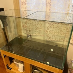 水槽や台、メンテナンス道具全て込みでの画像