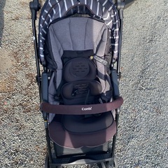 コンビ　ベビーカーの画像