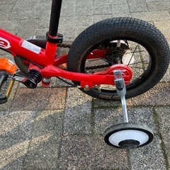 12インチ自転車　dーbike キックバイク　補助輪付きの画像