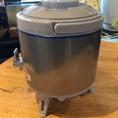 【引き取り限定】中古品　Peacock 魔法瓶　携帯式保温容器　6.1Lの画像