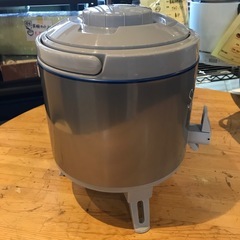 【引き取り限定】中古品　Peacock 魔法瓶　携帯式保温容器　6.1Lの画像