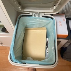 ゴミ箱の画像