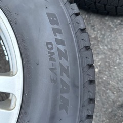 デリカD5 スタッドレスタイヤ　ブリヂストン　ブリザック　バリ山！の画像