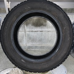 タイヤ　205/60R16 4本　スタッドレス　ほぼ新品の画像