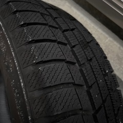 タイヤ　205/60R16 4本　スタッドレス　ほぼ新品