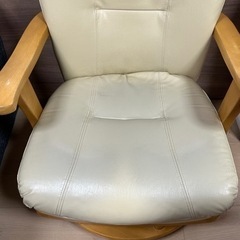 ニトリ　回転式ダイニングチェア　キャスター付きの画像