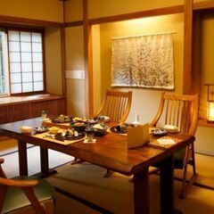 調理バイト【長期休暇年2回あり】自然豊かな長野県・野沢温泉村の老舗旅館で、「料理の鉄人」に師事した31歳料理長と、旅館の枠にとどまらない料理を提供！の画像