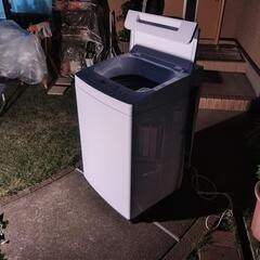 ほぼ新品の8キロの洗濯機