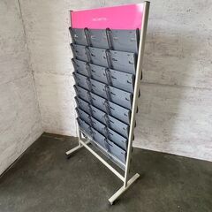 パンフレットスタンド ピンク 店舗用品 3列8段 カタログラック 業務用 事務 収納 中古 Y0514の画像
