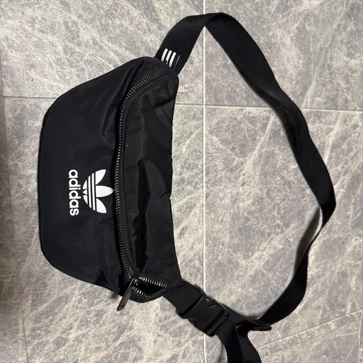 adidasウエストポーチ