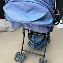 アップリカ ベビーカーの画像