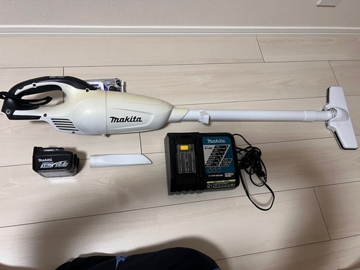 「引受先決定」大人気！紙パックが要らないMakita スティッククリーナー、バッテリー、充電器