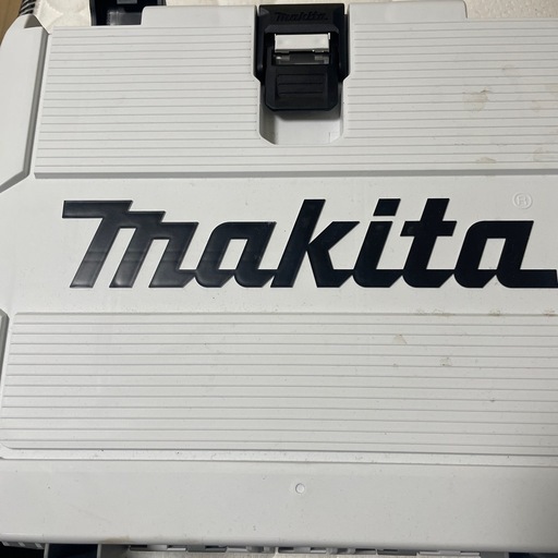 マキタ　インパクトドライバー
