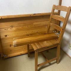 ダイニングテーブルとチェアのセット譲ります