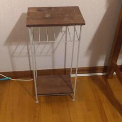 ミニシェルフ　サイドテーブル　収納家具　台