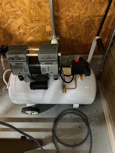 エアーコンプレッサー