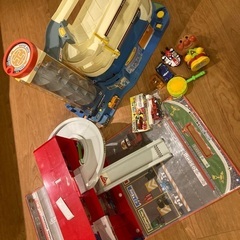 トミカのコースなど　おもちゃ詰め合わせ