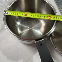圧力鍋　2.000円の画像
