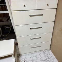 洋服タンスの画像