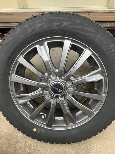 スタッドレスタイヤ