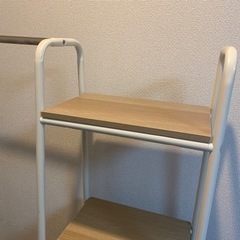 ハンガーラック付き棚 収納の画像