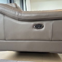 高級電動ソファー　2人掛け　ワタリジャパン（HTL Japan）製の画像