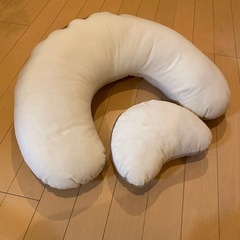 エールべべ　授乳　クッション　モカ　ベージュの画像
